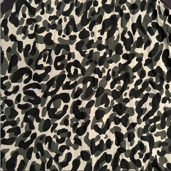 Pink VS Animal Print Top - Picture 2 of 3